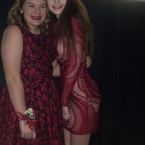 Black lace bodycon dress